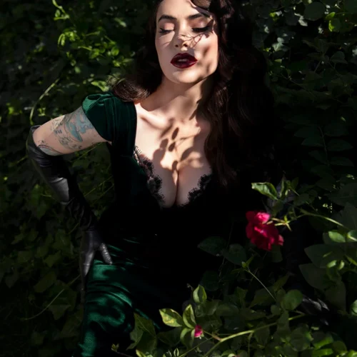 Baudelaire Wiggle Dress In Hunter Green -Elegant Ladies Wear Baudelaire Green 1