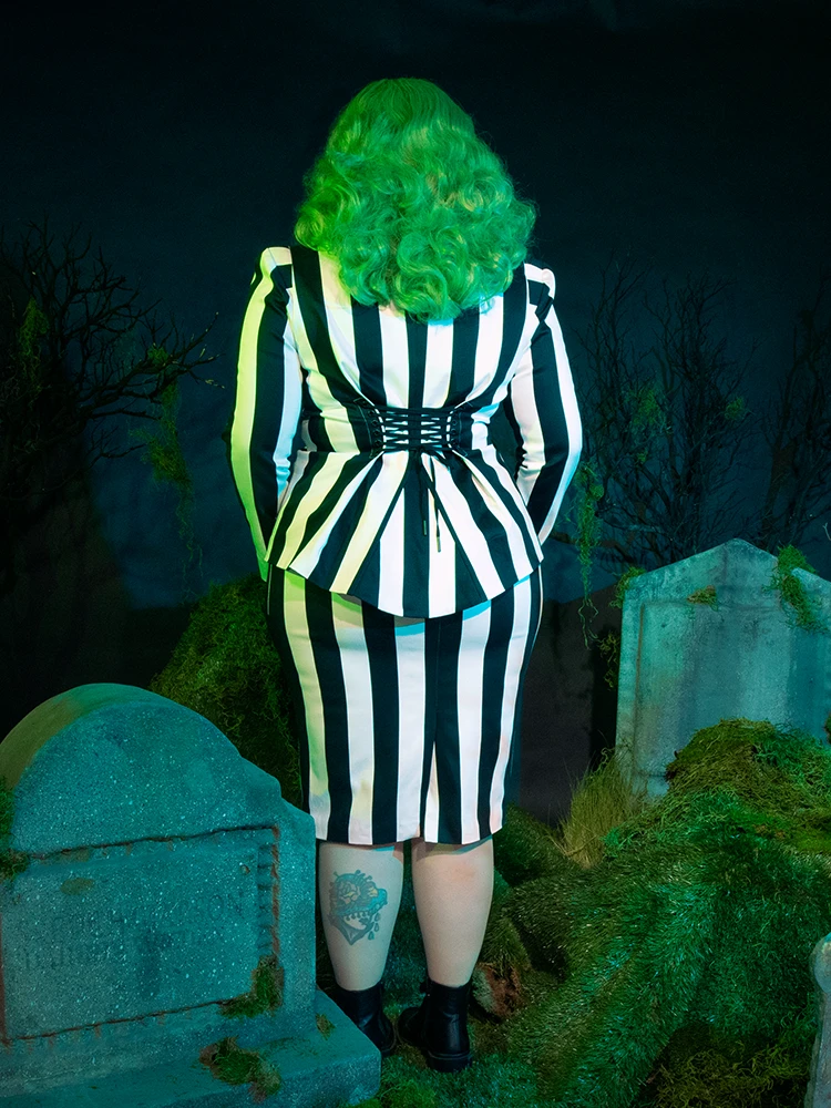 BEETLEJUICE™ Striped Corset Blazer 9 BEETLEJUICE™ Striped Corset Blazer - Image 7