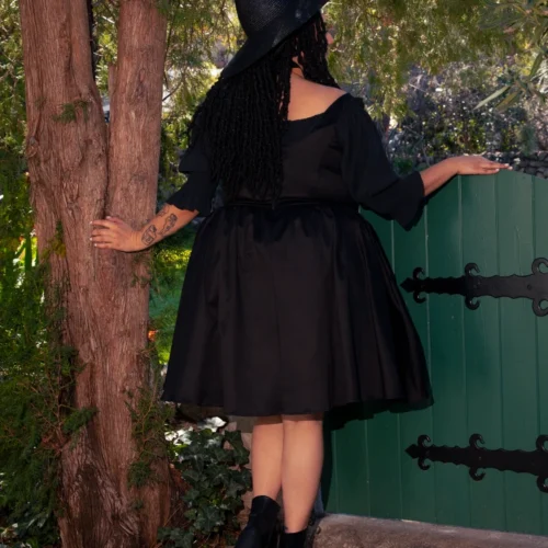 Cottage Corset Pinafore In Black -Elegant Ladies Wear Cottage Witch Pinafore 2
