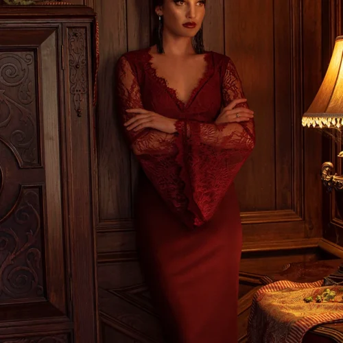 Vamp Pencil Skirt In Oxblood 39 Vamp Pencil Skirt In Oxblood -Elegant Ladies Wear Oxblood La Sor 2 2033d17d 0457 4f7a 8e54 8a47dd753fec