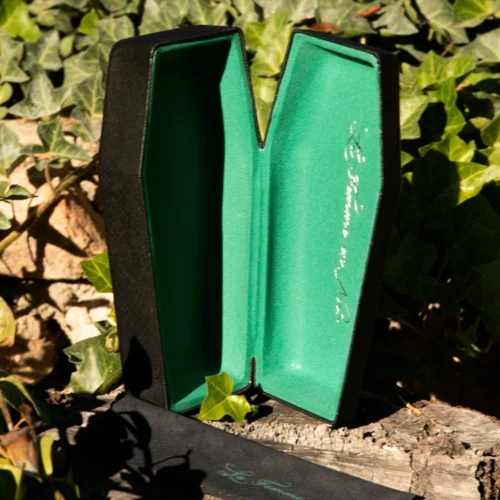 Serpent Sunglasses In Black -Elegant Ladies Wear Snake Sunglasses 1