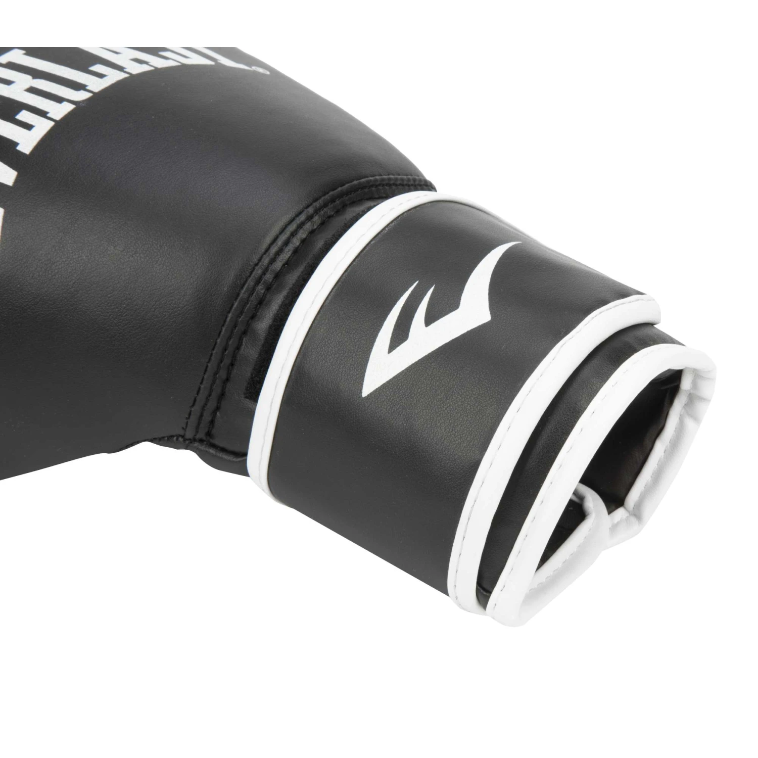 Everlast Core Boxing Gloves 5 Everlast Core Boxing Gloves - Image 3