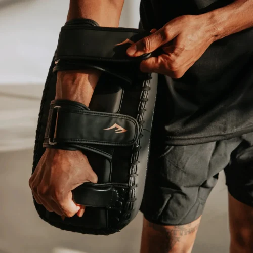 Everlast Titan Thai Pad -Elegant Ladies Wear everlast titan thai pad black P00003396 10 95e1f22f ebf5 4414 a289 b5a5312280da