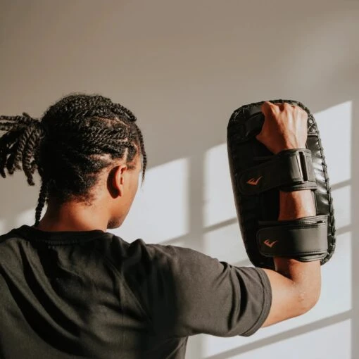 Everlast Titan Thai Pad 22 Everlast Titan Thai Pad -Elegant Ladies Wear everlast titan thai pad black P00003396 12 5afeb146 1af8 4a81 b529 d9834b21f4d2